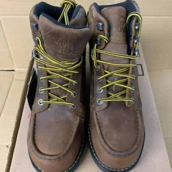 K618. NEW Wolverine Boots- Brown- US 8 Men\'s